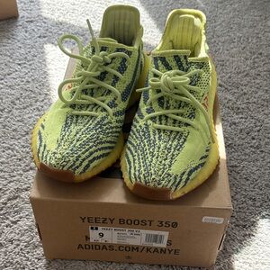 Adidas Yeezy Boost 350 V2 Neon Yellow/Athletic Shoes.

SEFRYE/RAWSTE/RED